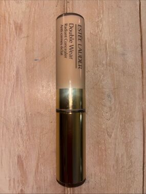 Estee Lauder Double Wear Radiant Concealer - 1W light warm (1009) discontinued